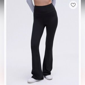 Lululemon Groove Nulu Super-High-Rise Flared Pant Regular - Black Size 8